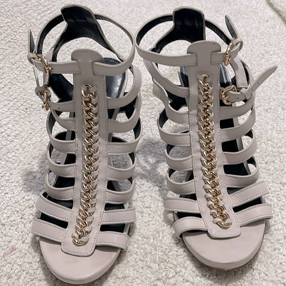 EUC- Coach - 9 - Picture 3 of 11